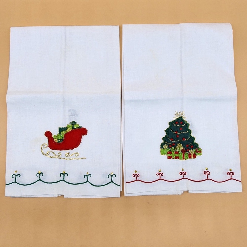 Vintage 1995 Lillian Vernon 100% Cotton Embroidered Christmas Tree Sleigh Towels